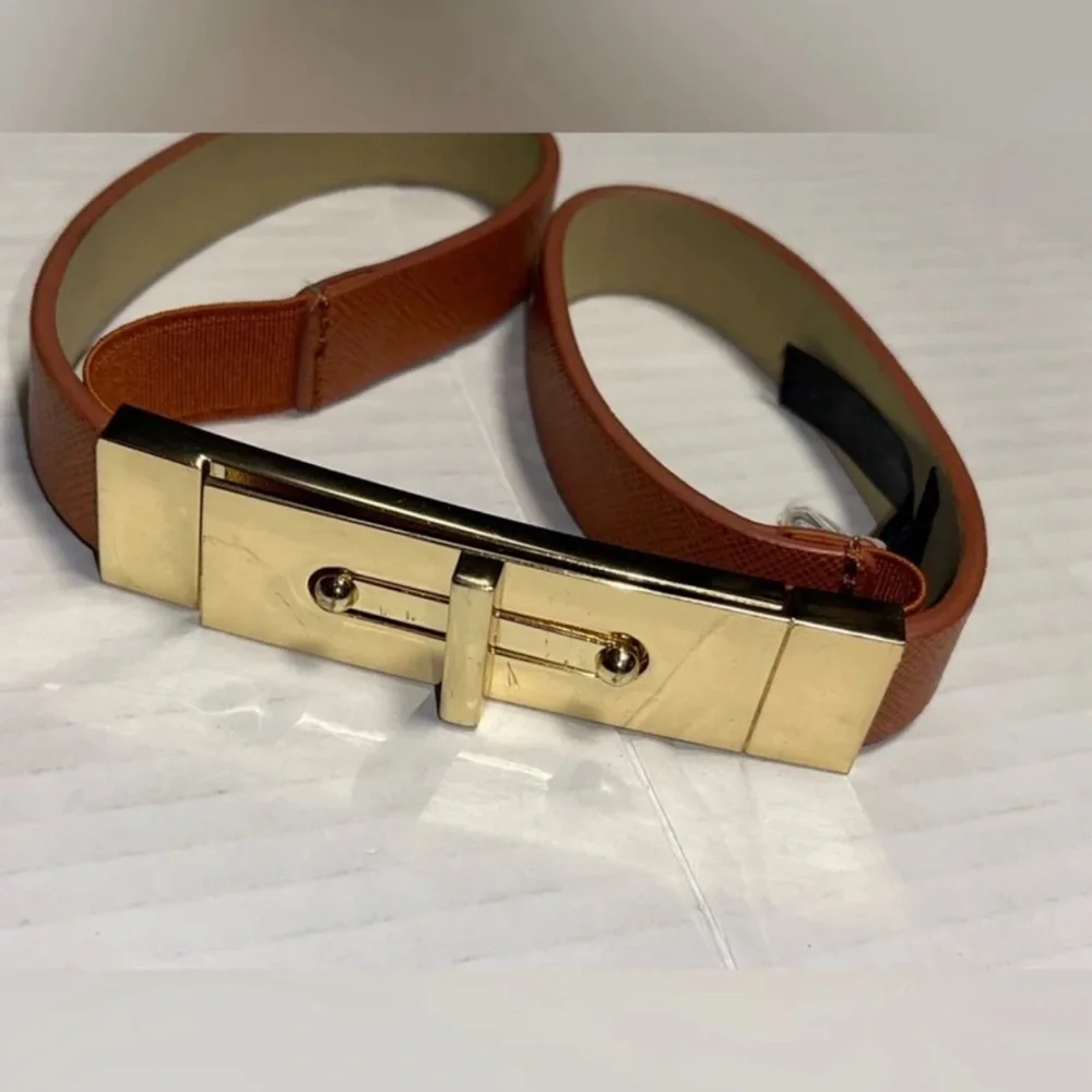 EXPRESS SKINNY BELT GOLD TURN-LUCK ELASTIC IN THE BACK BROWN COLOR SMALL/MEDIUM